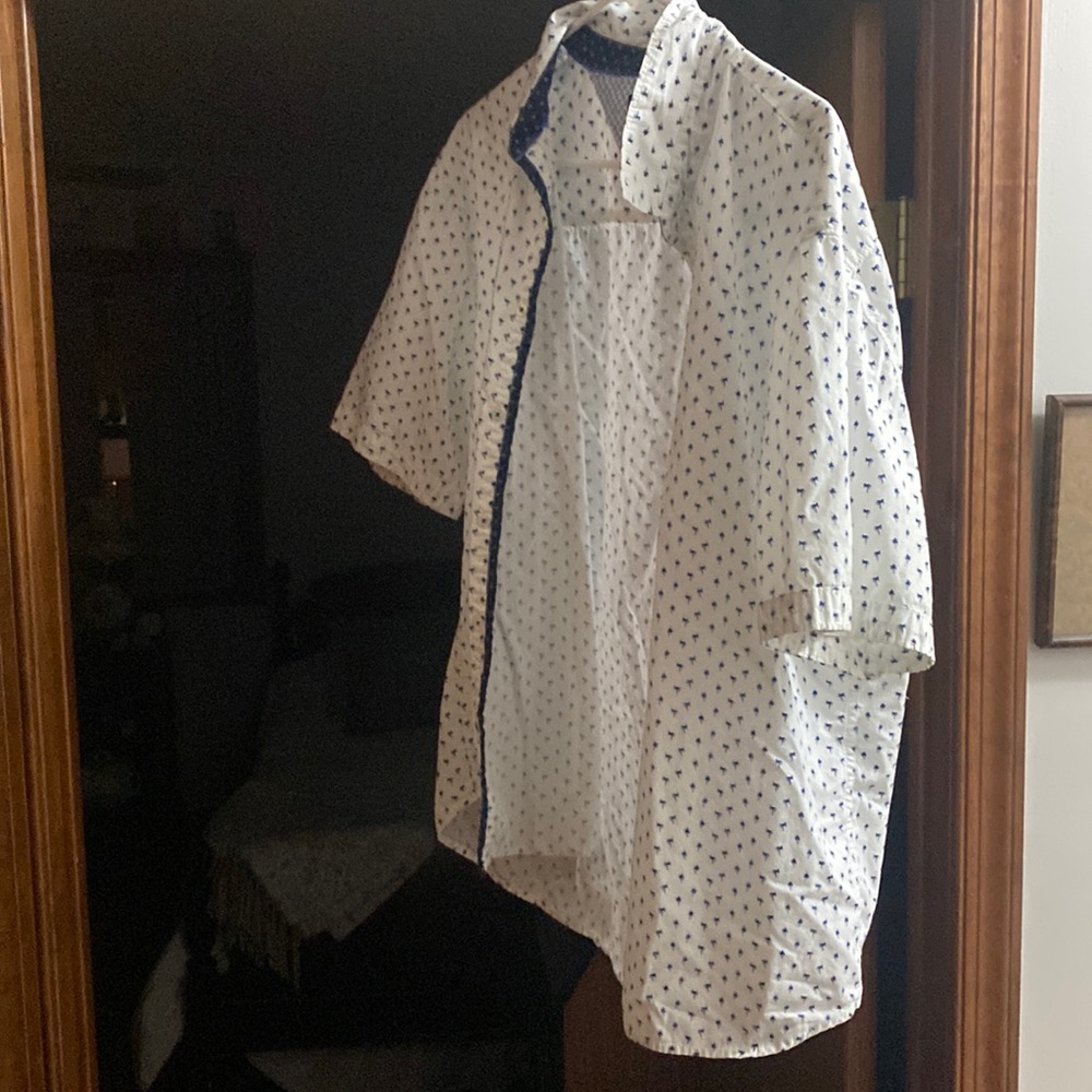 Short sleeve button down